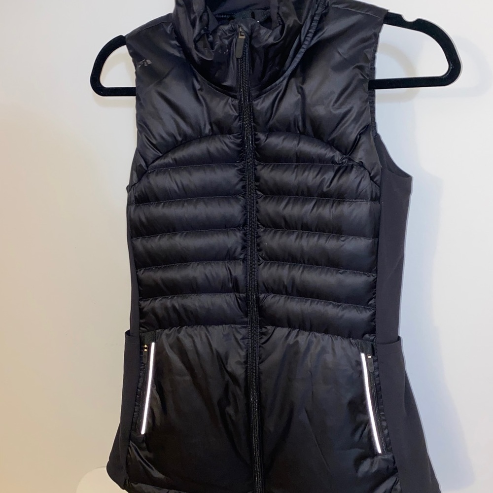 Black lululemon puffer vest